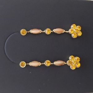 Vintage flower dangling rhinestone earrings